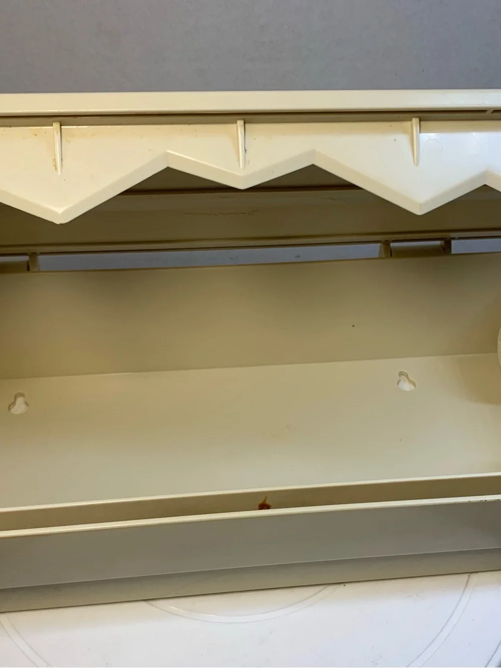 Vintage Tupperware Wax Paper & Foil Dispenser Wall Mount.            3800